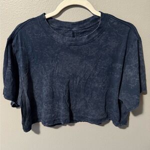 Lululemon cropped navy tshirt